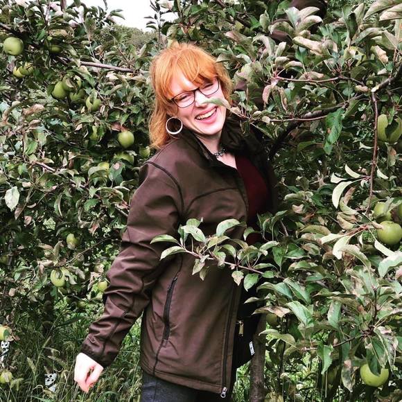 Meet your Posher, Hannah - Picture 1 of 1